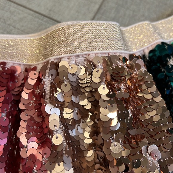🟢 BUNDLE SALE 2 for $20 - 😎 Gorgeous Sequins SKIRT - perfect condition - Picture 4 of 6